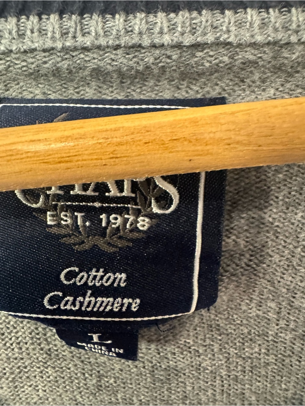 Chaps Men's Light Grey V-Neck Sweater - Picture 6 of 9